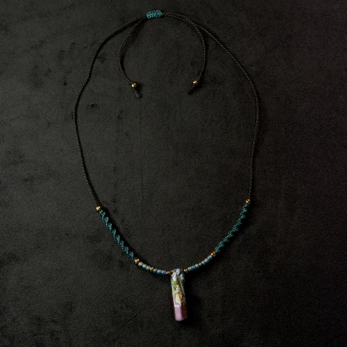 naszyjnk makramowy boho z tęczowym kwarcem rękodzieło Boheme Noir