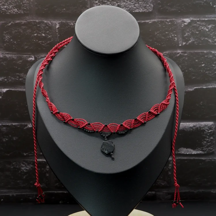 boheme noir choker czerwono czarny z turmalinem.webp