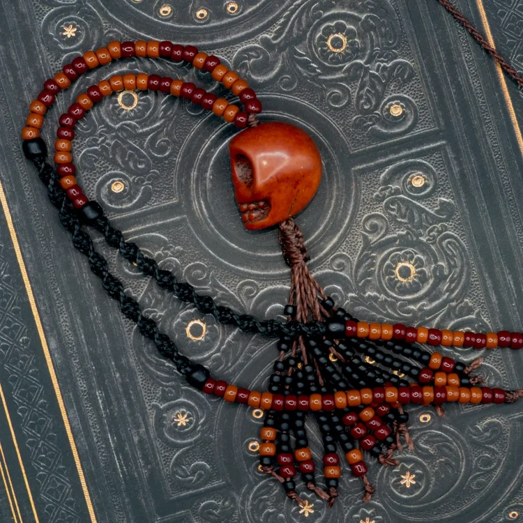 naszyjnik frędzle makrama dark boho boheme noir.webp