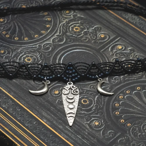 choker czarny srebrny księzyc boheme noir.webp