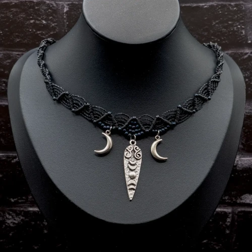 choker pleciony makrama czarny fazy księzyca boheme noir.webp