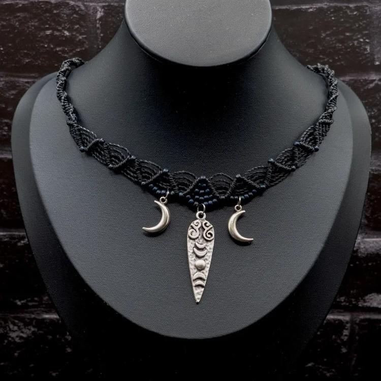 choker pleciony makrama czarny fazy księzyca boheme noir.webp