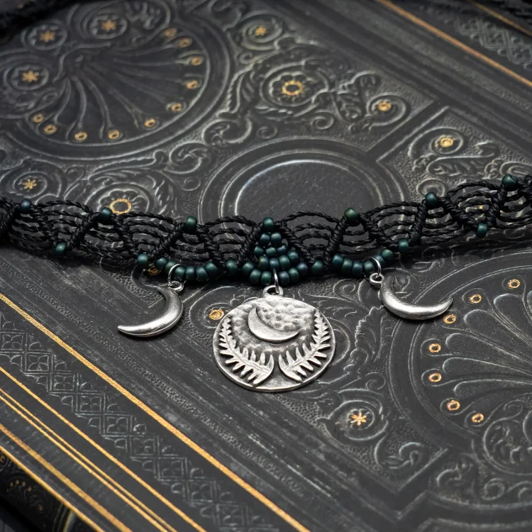 choker paproć i księżyc makrama boheme noir.webp