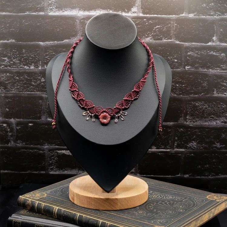 choker makramowy bordowy kwiatek boheme noir.webp