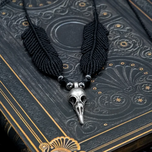 naszyjnik witchy kruk pióra boheme noir.webp