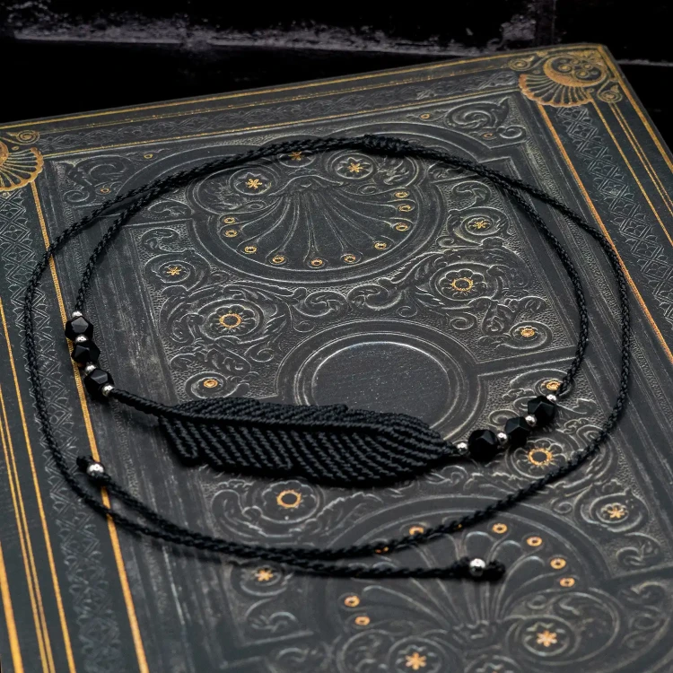 mikromakrama naszyjnik czarny pióro boheme noir.webp
