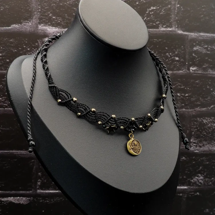choker sznurkowy makramowy czarny