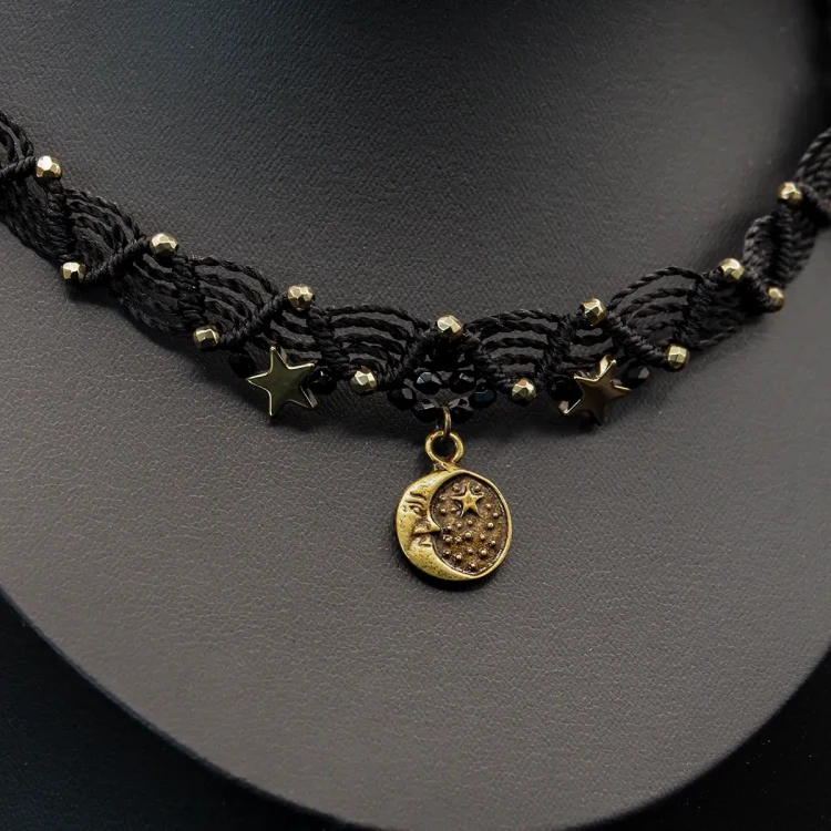 naszyjnik czarny z księżycem choker makarama boheme noir