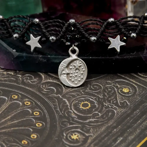 czarny choker makramowy srebrne koraliki z hematytu zawieszka księzyc